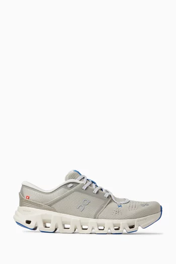 Cloud X 5 Sneakers in Mesh