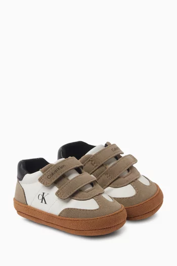 Low-cut Velcro Sneakers in Leather & Suede