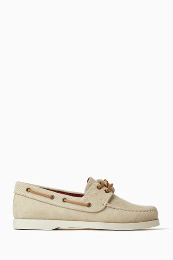 Boat Shoes in Suede
