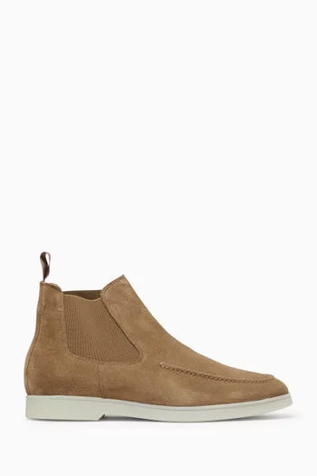 City Chelsea Boots in Oiled Suede
