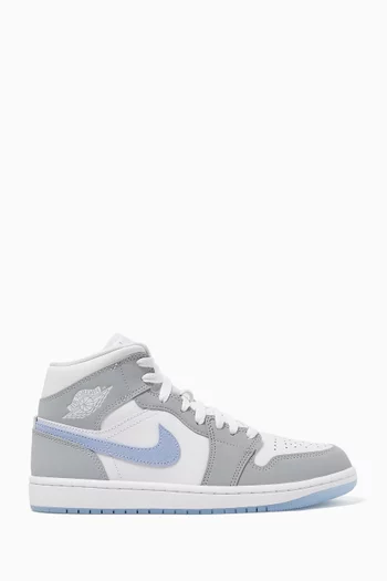 Air Jordan 1 Mid-top Sneakers