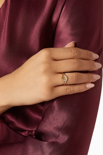 Petite Venus Signet Ring in 14kt Gold