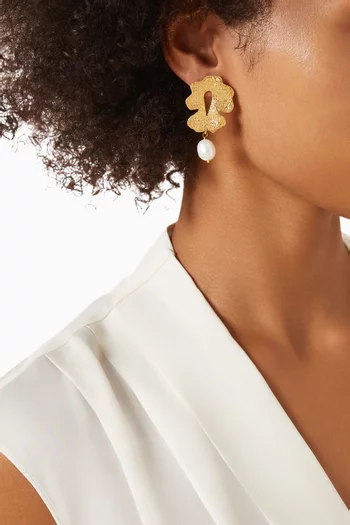 HAND SCULPTED FLORAL FORMS PAIRED WITH NATURAL PEARLS WITH BRONZE BASE WITH 18K GOLD MICROPLATING:White    :One Size|220136693