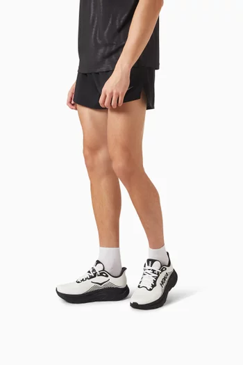 Clifton 11 Sneakers in Mesh