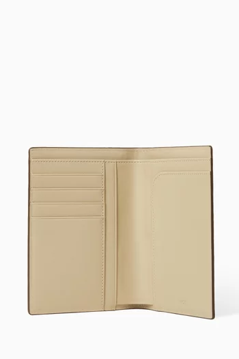 Ottomar Passport Holder in Visetos