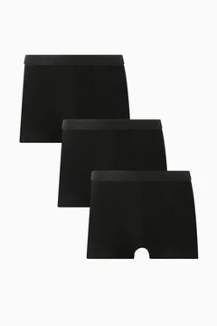 أسود
