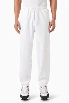 أبيض