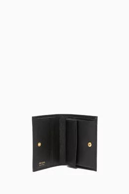 Prada small saffiano wallet shop