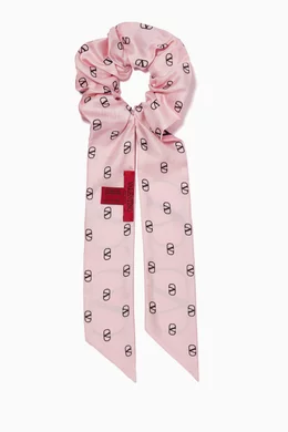 Valentino Beauty Pink Monogram Logo Scrunchie Light Pink Velvet Hair Scrunchie, Hair Tie, Gentle Hair  main image 4