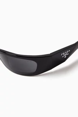 Buy Prada Black Butterfly Frame Sunglasses in Acetate For  display picture 3