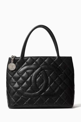 Chanel caviar medallion tote papillary bag