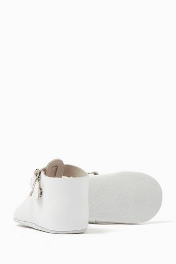 hover state of White leather Booties
