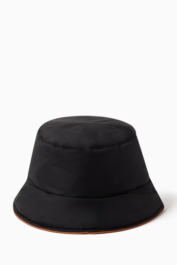 قبعة باكيت بتطريز شعار الماركة