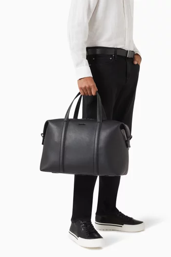 Minimal Focus Weekender Bag in Faux Leather