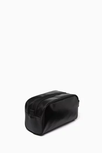 Wash Bag in Coated Polyester