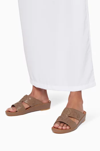 حذاء مفتوح بينينسولا جلد عجل بتصميم مجدول أخضر