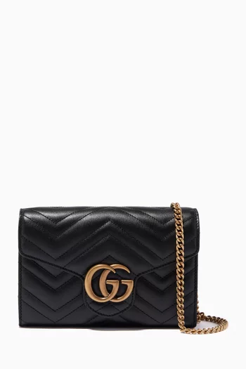 حقيبة صغيرة بسلسلة مارمونت مبطنة بخطوط شيفرون وشعار GG