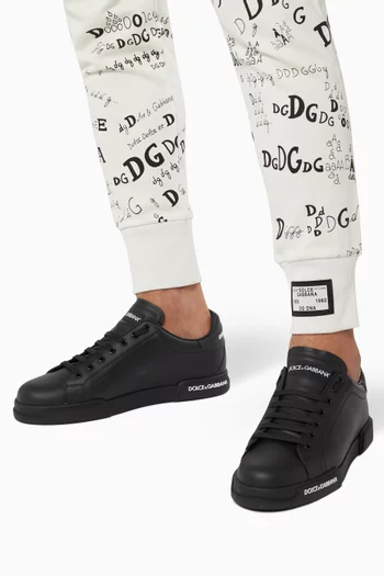 سنيكرز بورتوفينو جلد بشعار الماركة بتصميم صغير