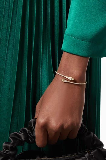 سوار كليو رفيع سهل الارتداء مرصع بماس ذهب أصفر عيار 18