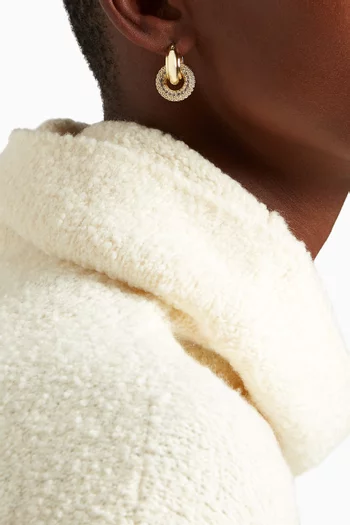 أقراط دائرية بتصميم متداخل مرصعة بأحجار بافيه