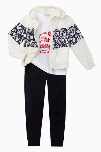 جاكيت بطبعة شريط