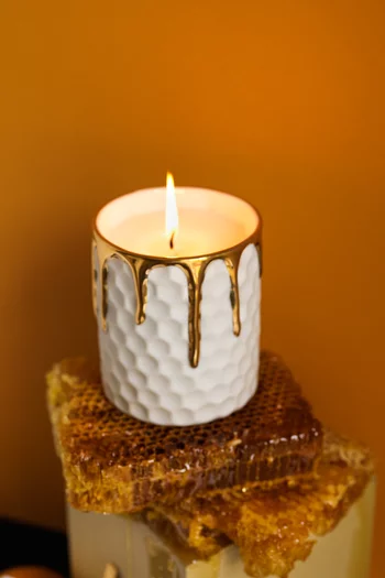 Beehive Candle in Porcelain