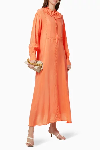 فستان بياقة كشكش