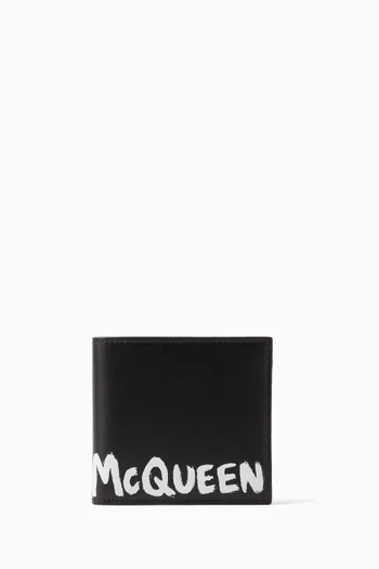 محفظة جلد ثنائية الطي بشعار McQueen بتصميم غرافيتي