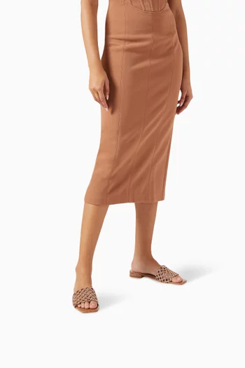 حذاء ماتيرنا مفتوح من الخلف بفتحات مقصوصة بالليزر ومرصعة بالكريستال جلد بنقشة جلد التمساح