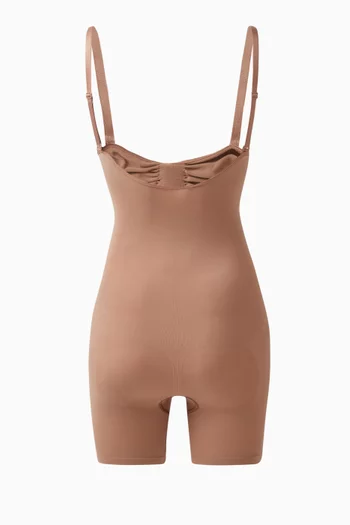 بودي سوت لوسط الفخذ سيمليس سكلبت