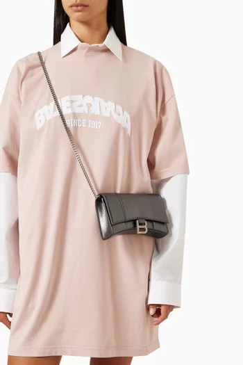 Hourglass Wallet on Chain in Metallized Calfskin