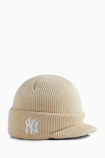 x Yankees Visor Beanie Hat in Acrylic-knit