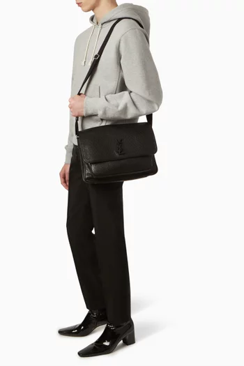 Niki Messenger Bag in Grained Leather