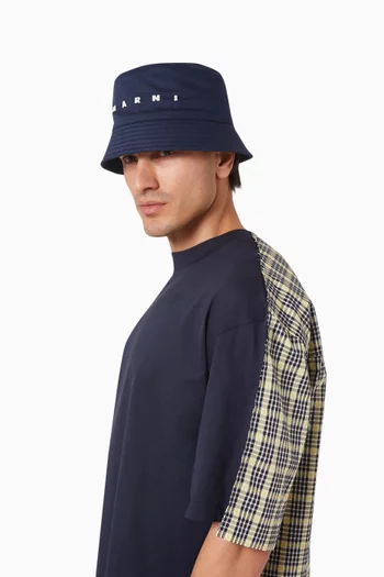 Logo Bucket Hat in Bio Cotton Gabardine