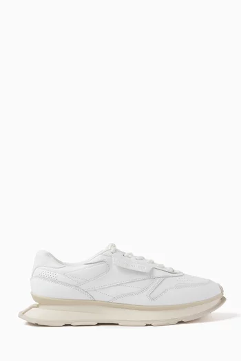 Classic Sneakers in Leather