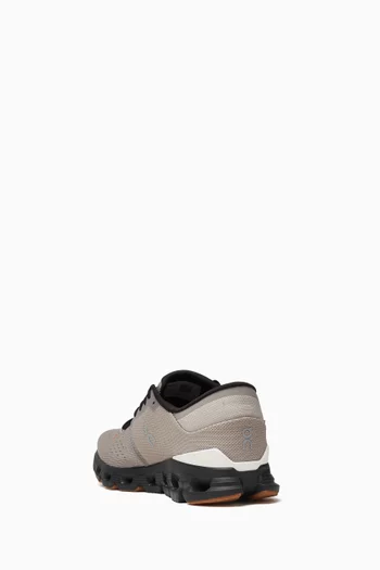 Cloud X 4 Sneakers in Mesh