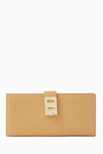 Hug Continental Wallet in Calfskin Leather