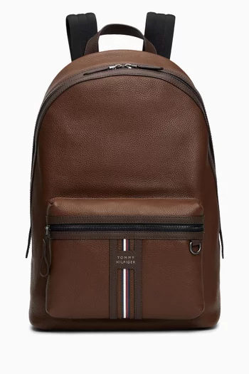 Signature Detail Backpack in Leather