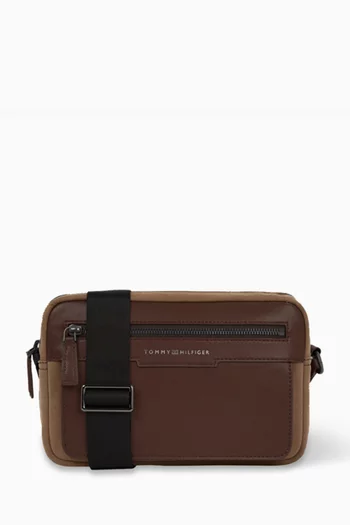 Classic Camera Bag in Faux-leather