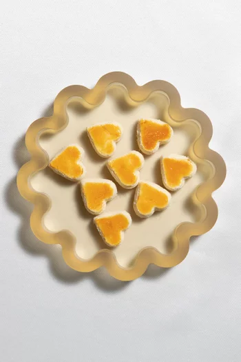 Medium Scalloped Accent Plate in Resin