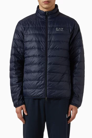 جاكيت مبطن بشعار الماركة نايلون