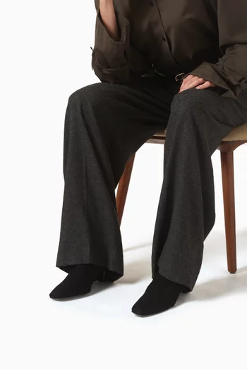 حذاء بوت بكعب متوسط الارتفاع شمواه