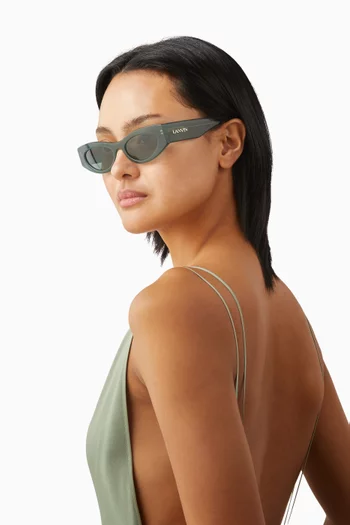 Logo Cat-eye Sunglasses in Acetate