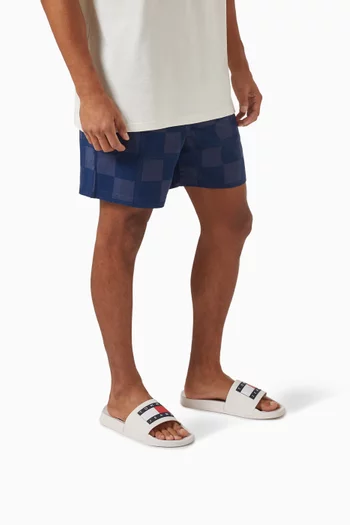 Essential Logo Pool Slides in Rubber-blend