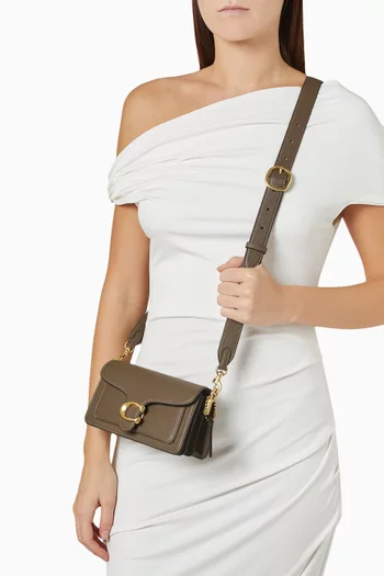 Tabby 20 Shoulder Bag in Pebble Leather