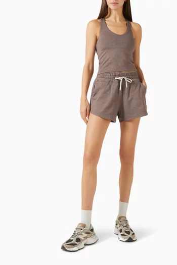 بلوزة هيلو 2.0 رياضية قصيرة بلا أكمام دريم نت