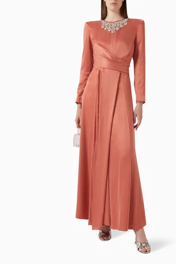 فستان بورتيا طويل بتطريزات على فتحة الرقبة ستان