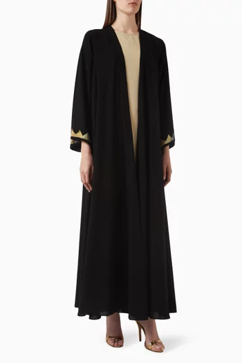 طقم عباية مطرزة