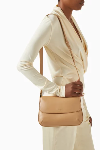 La Prima Baguette Bag in Leather
