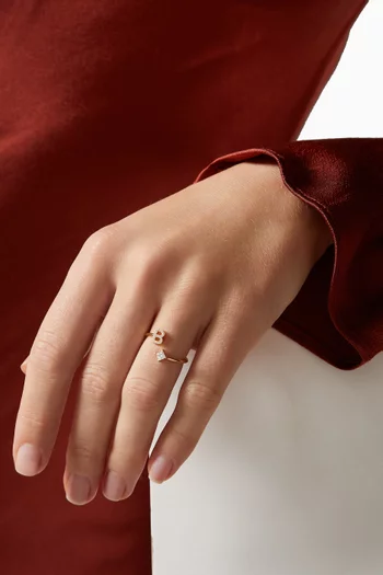 خاتم بحرف "B" مرصع بماس بتصميم برنسيس ذهب أصفر عيار 18